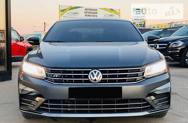 Седан Volkswagen Passat 2017 в Харькове