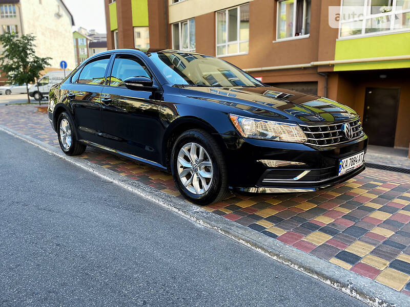 Седан Volkswagen Passat 2017 в Києві