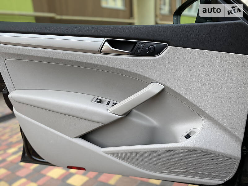 Седан Volkswagen Passat 2017 в Києві