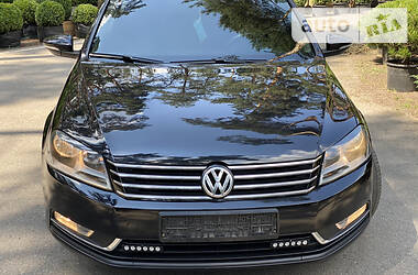 Седан Volkswagen Passat 2013 в Киеве