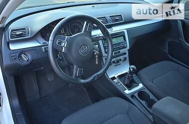 Універсал Volkswagen Passat 2013 в 
