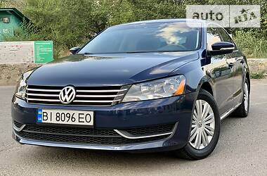 Седан Volkswagen Passat 2013 в Горішніх Плавнях