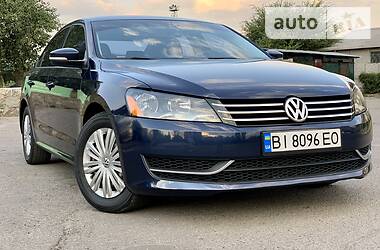 Седан Volkswagen Passat 2013 в Горішніх Плавнях