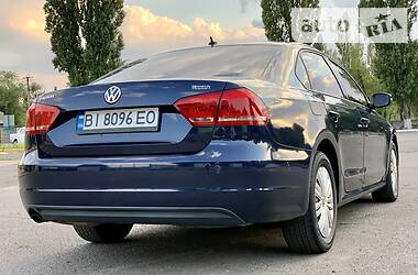 Седан Volkswagen Passat 2013 в Горішніх Плавнях