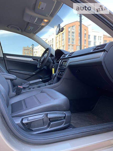 Седан Volkswagen Passat 2016 в Києві