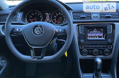 Седан Volkswagen Passat 2016 в 
