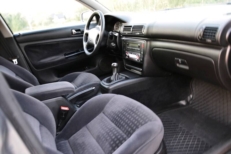 Седан Volkswagen Passat 2002 в Дрогобичі