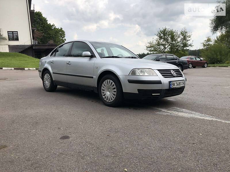 Седан Volkswagen Passat 2001 в Рівному