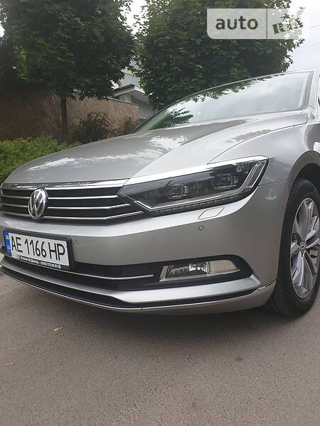 Седан Volkswagen Passat 2015 в Дніпрі
