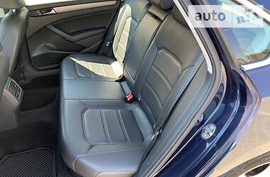 Седан Volkswagen Passat 2015 в 