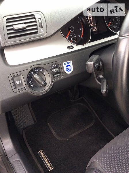 Універсал Volkswagen Passat 2010 в Києві