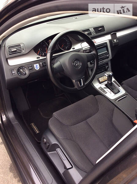 Універсал Volkswagen Passat 2010 в Києві