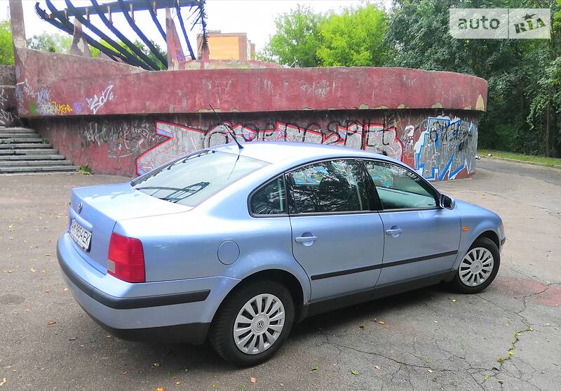 Седан Volkswagen Passat 1997 в Житомирі