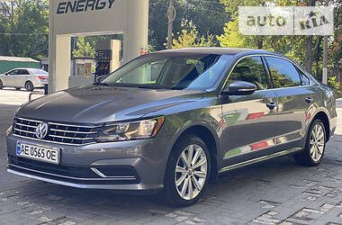 Седан Volkswagen Passat 2015 в 