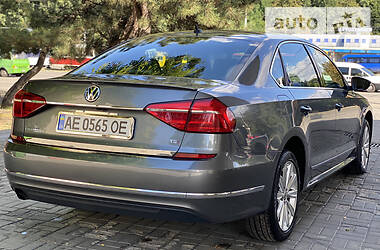 Седан Volkswagen Passat 2015 в 
