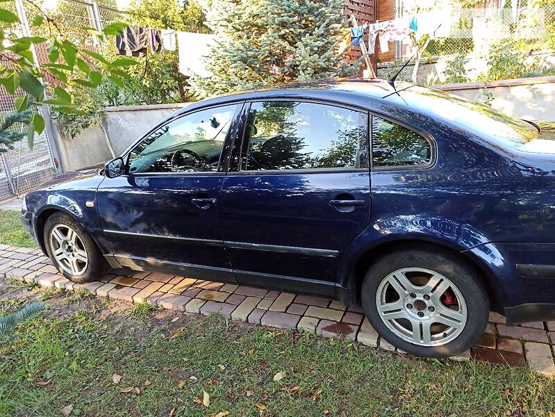 Седан Volkswagen Passat 2001 в Києві