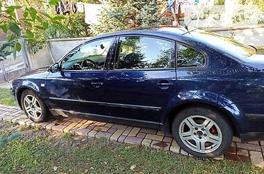 Седан Volkswagen Passat 2001 в 