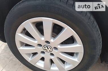 Універсал Volkswagen Passat 2010 в 