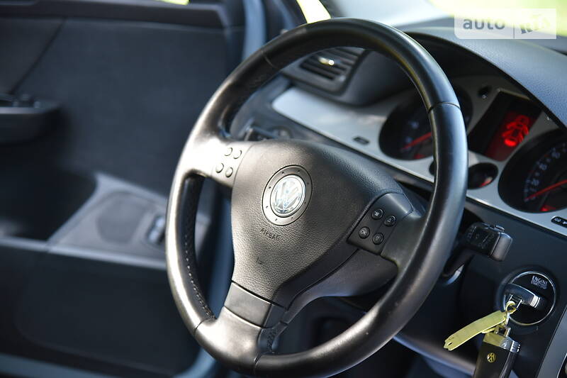 Універсал Volkswagen Passat 2008 в Дрогобичі