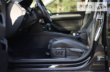 Седан Volkswagen Passat 2015 в 