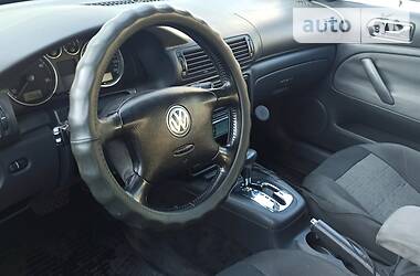 Універсал Volkswagen Passat 2004 в 