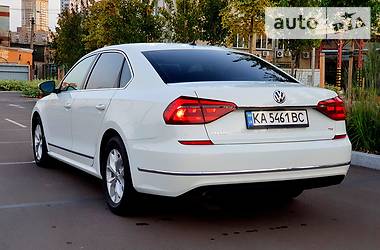 Седан Volkswagen Passat 2016 в Киеве