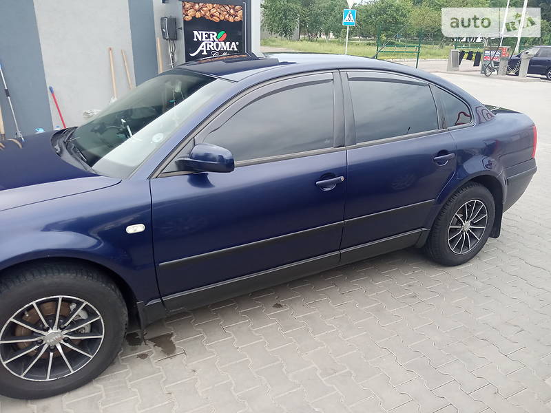 Седан Volkswagen Passat 2000 в Луцьку