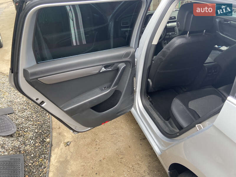 Универсал Volkswagen Passat 2011 в Рени