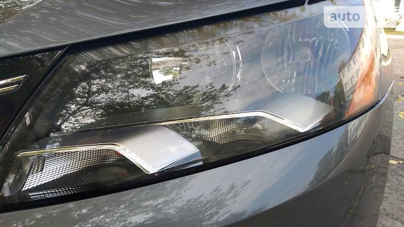 Седан Volkswagen Passat 2015 в Києві