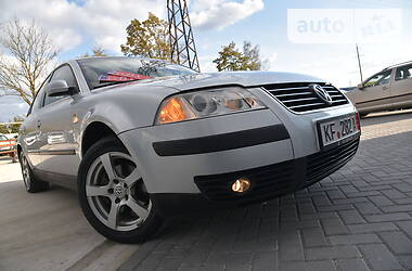 Седан Volkswagen Passat 2003 в Дрогобыче