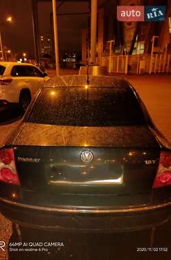Седан Volkswagen Passat 2004 в 