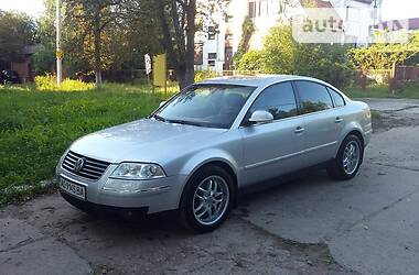 Седан Volkswagen Passat 2003 в Ужгороде