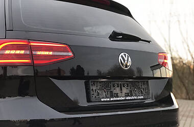 Універсал Volkswagen Passat 2015 в Млиніві