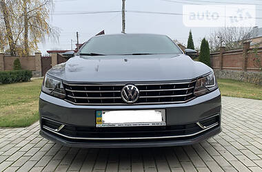 Седан Volkswagen Passat 2016 в Сумах