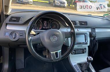 Седан Volkswagen Passat 2010 в Киеве