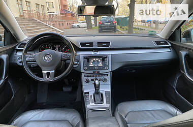 Универсал Volkswagen Passat 2014 в Киеве