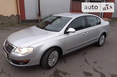 Седан Volkswagen Passat 2005 в 