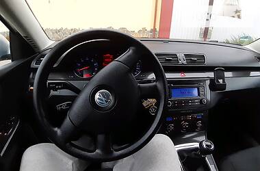 Седан Volkswagen Passat 2005 в 