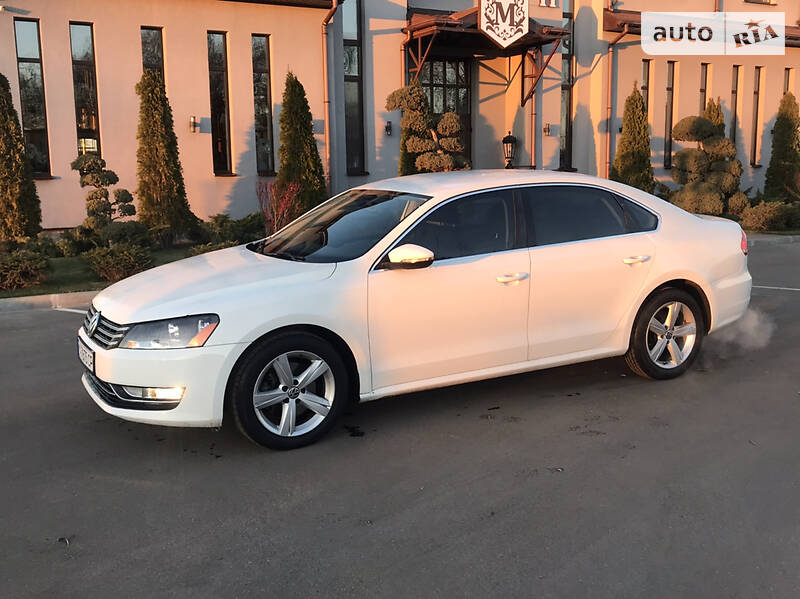 Седан Volkswagen Passat 2011 в Киеве