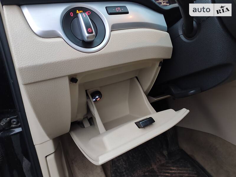 Седан Volkswagen Passat 2013 в Киеве