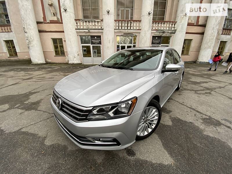 Седан Volkswagen Passat 2016 в Херсоне