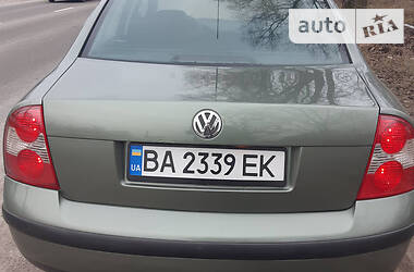 Седан Volkswagen Passat 2001 в Добровеличковке