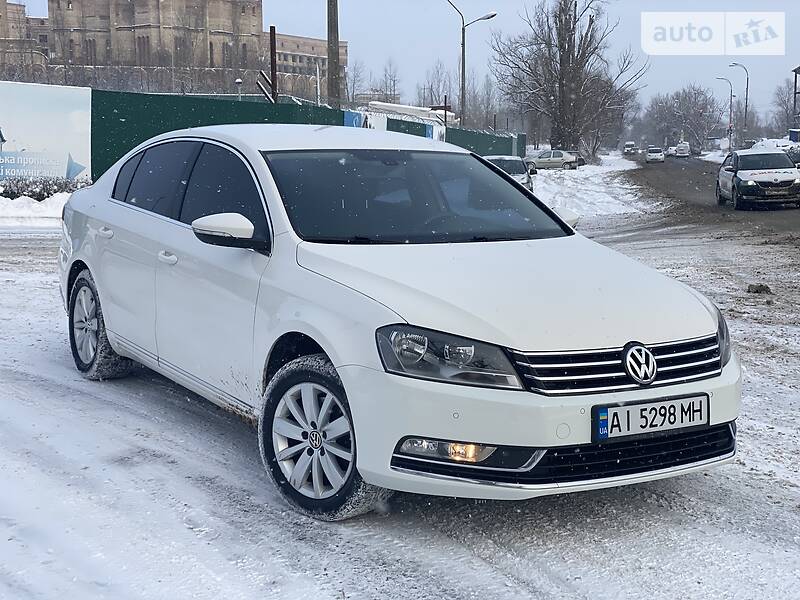 Седан Volkswagen Passat 2013 в Киеве