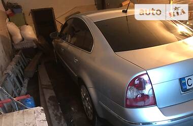 Седан Volkswagen Passat 2003 в Жашківу