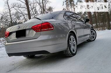 Седан Volkswagen Passat 2014 в Киеве