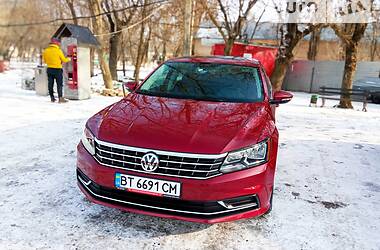 Седан Volkswagen Passat 2015 в 
