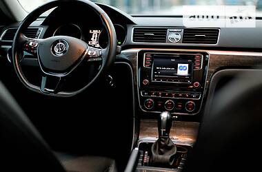 Седан Volkswagen Passat 2015 в 