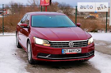 Седан Volkswagen Passat 2015 в 