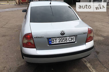 Седан Volkswagen Passat 2001 в Каховке