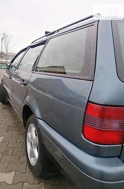 Універсал Volkswagen Passat 1994 в Галичі